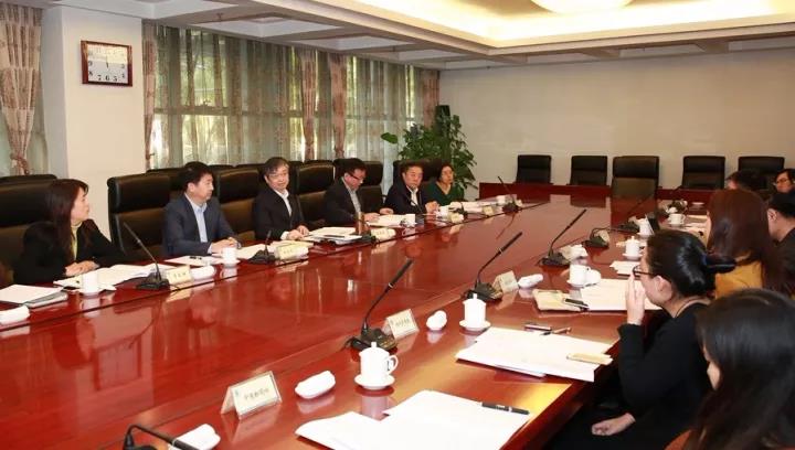 《中医诊所备案治理暂行步伐》和《中医医术确有专长职员医师资格审核注册治理暂行步伐