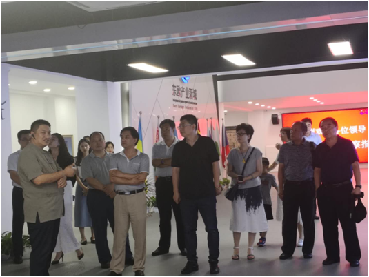 应工业园约请北京邮电大学国家大学科技园总裁对我公司项目举行考察