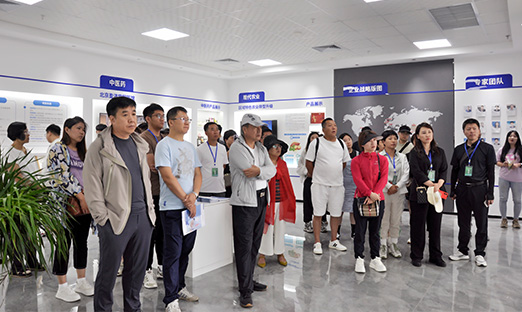 内蒙古兴安盟现代生物育种手艺人才实力提升专题研修班莅临pg电子集团考察交流