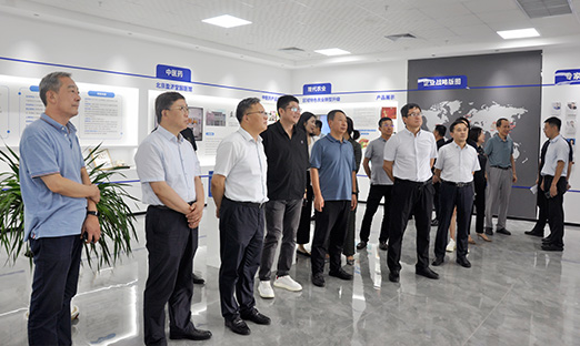 青岛市政协副主席薄涛一行莅临pg电子集团，共探大康健立异前沿